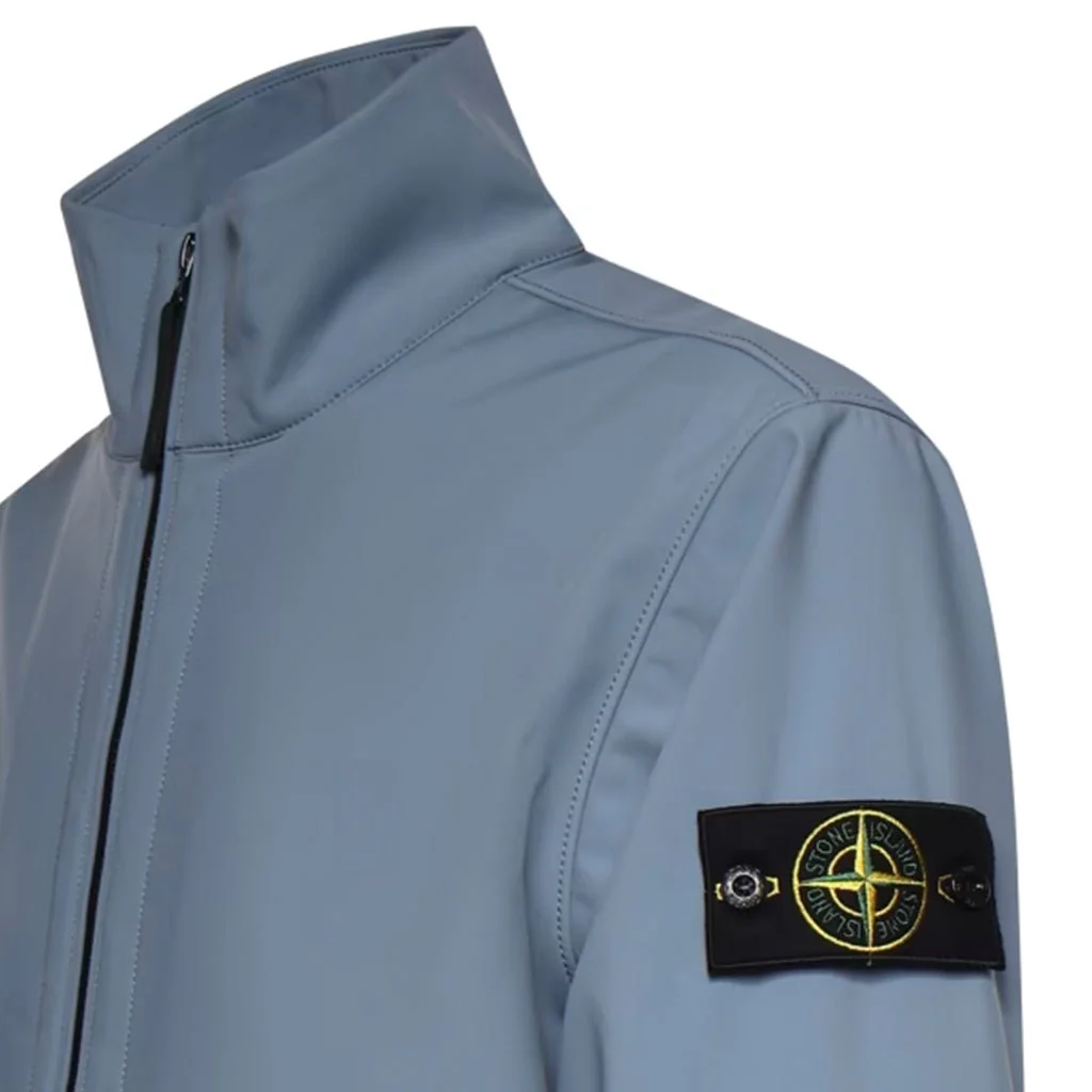 [Stone Island] Light Soft Shell-R E.Dye® Technology In Recycled Polyester Jacket - Image 7